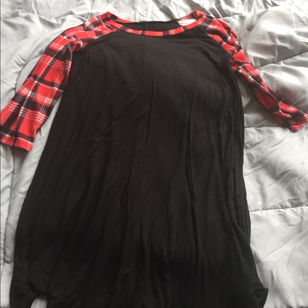 B1G1  Size medium worn a couple times
